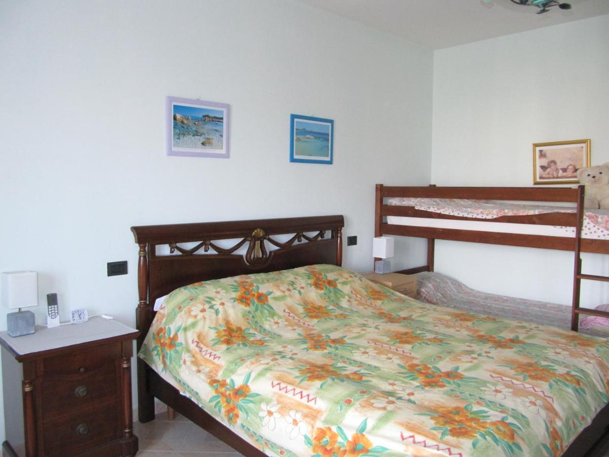 Il Portico Bed & Breakfast Uras Exterior foto