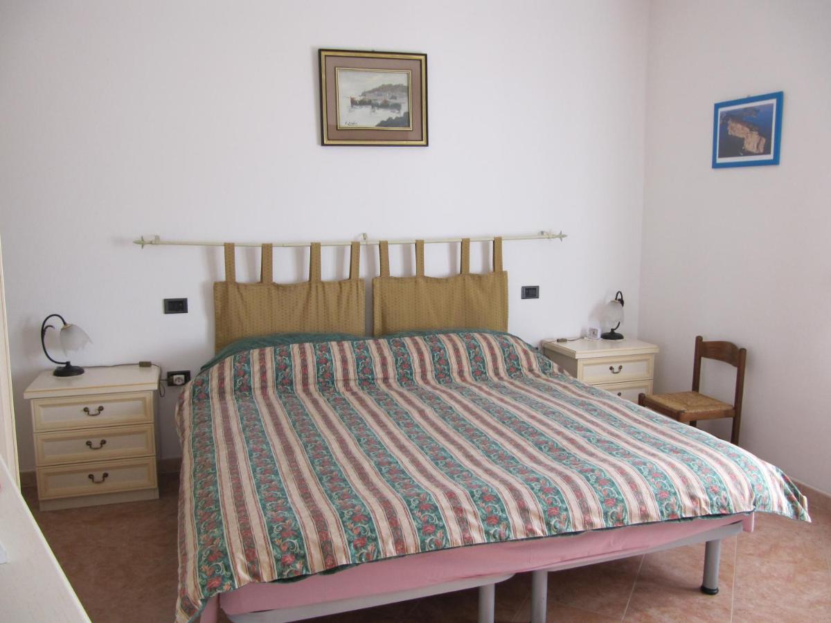 Il Portico Bed & Breakfast Uras Exterior foto