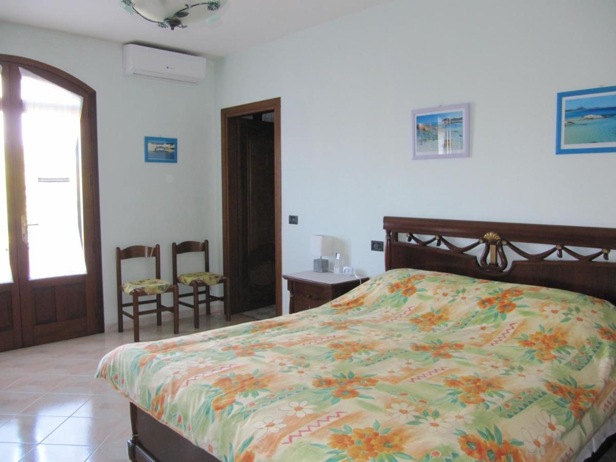 Il Portico Bed & Breakfast Uras Exterior foto