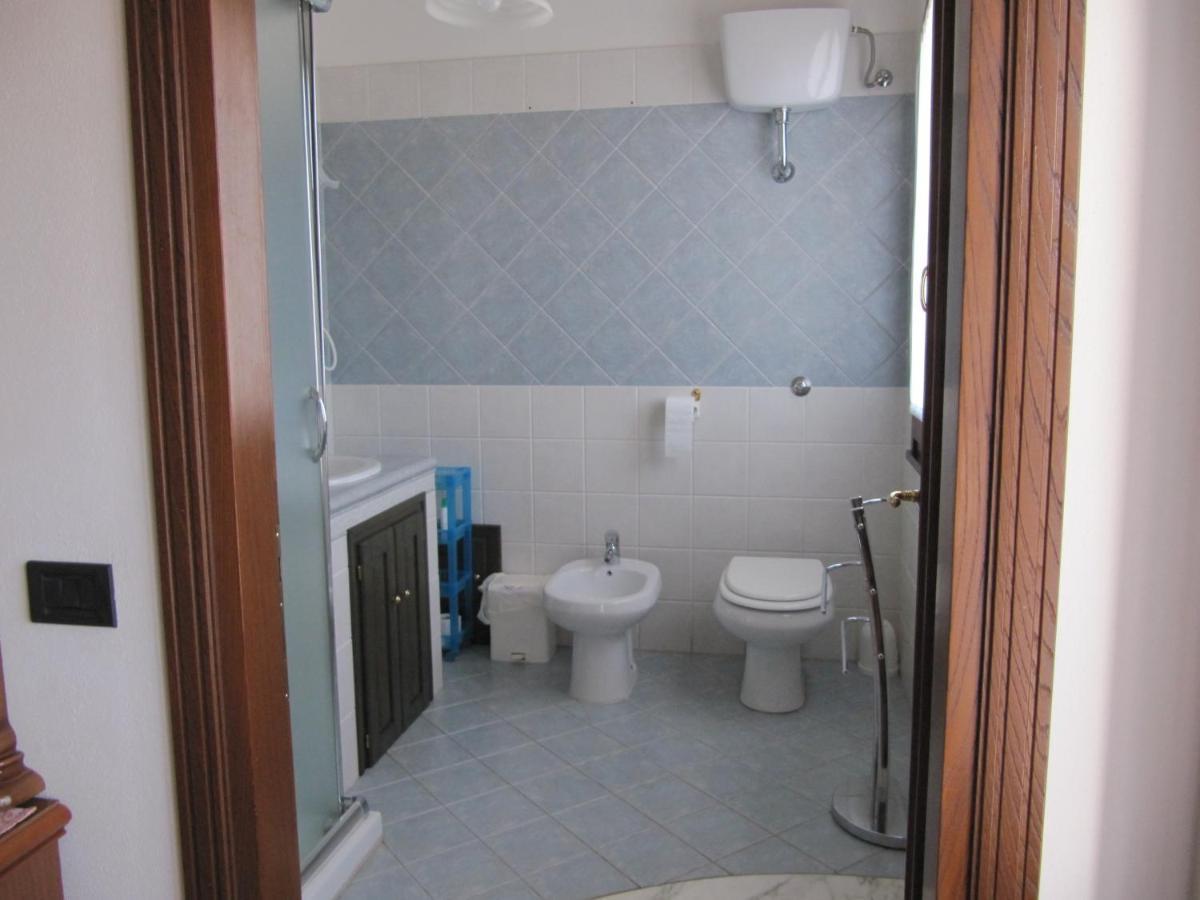 Il Portico Bed & Breakfast Uras Exterior foto