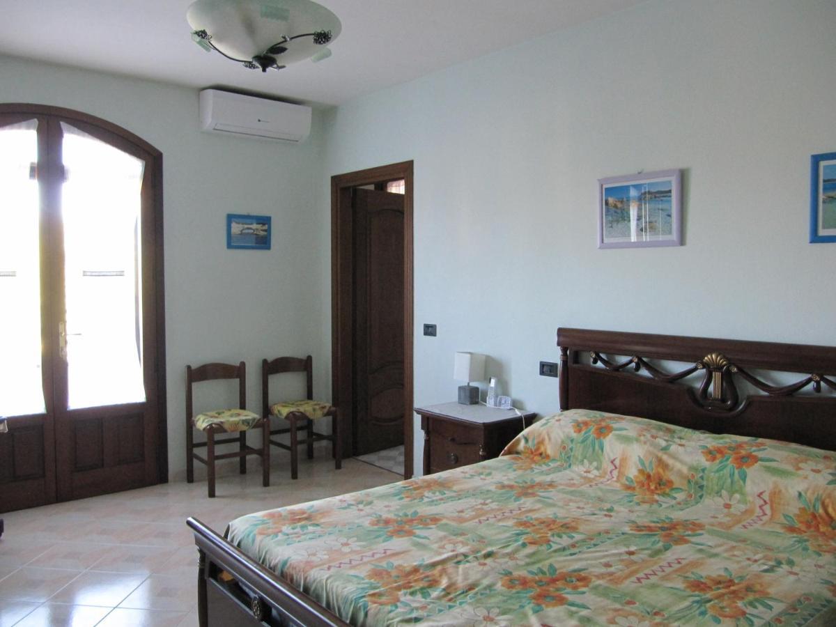 Il Portico Bed & Breakfast Uras Exterior foto