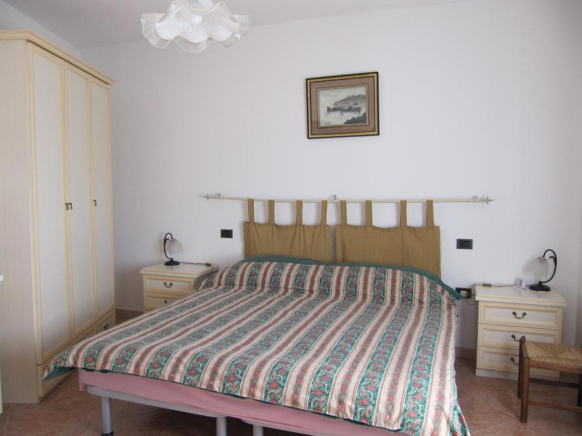 Il Portico Bed & Breakfast Uras Exterior foto