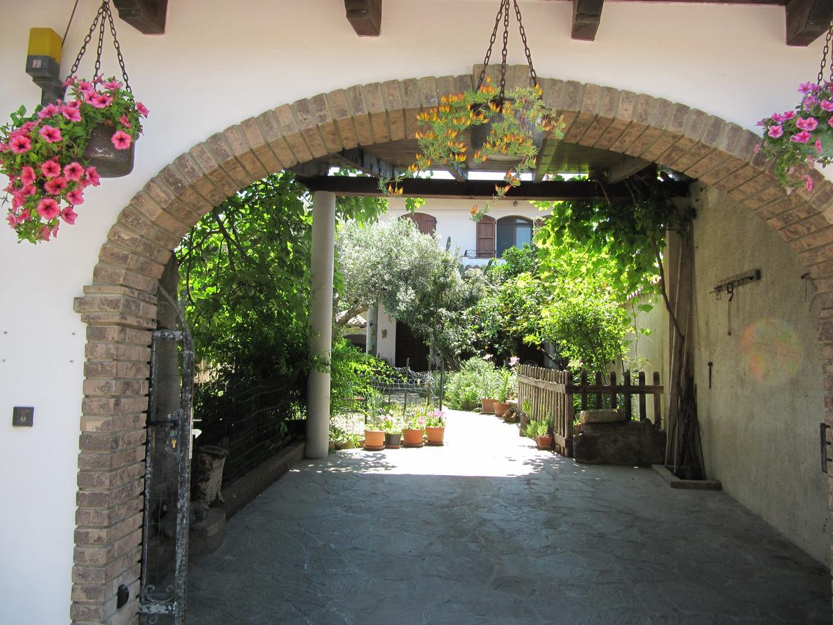 Il Portico Bed & Breakfast Uras Exterior foto