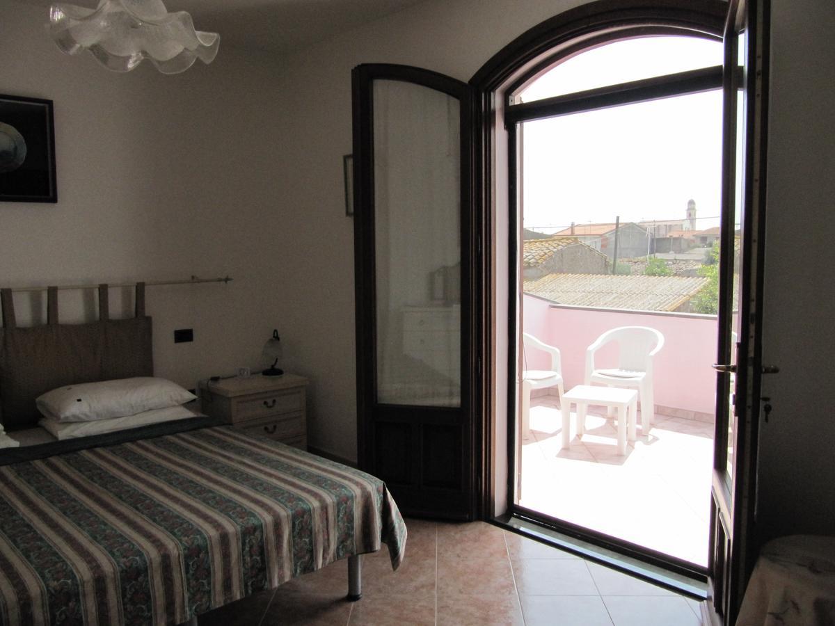 Il Portico Bed & Breakfast Uras Exterior foto
