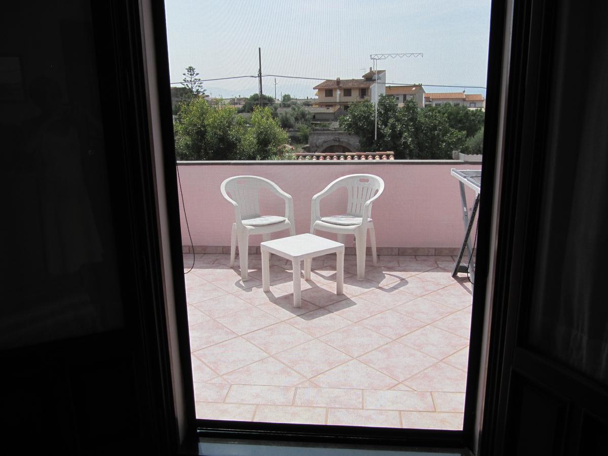 Il Portico Bed & Breakfast Uras Exterior foto